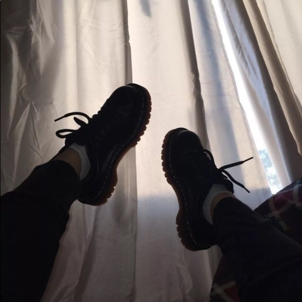 BLACK PLATFORM DR. MARTENS (8312)